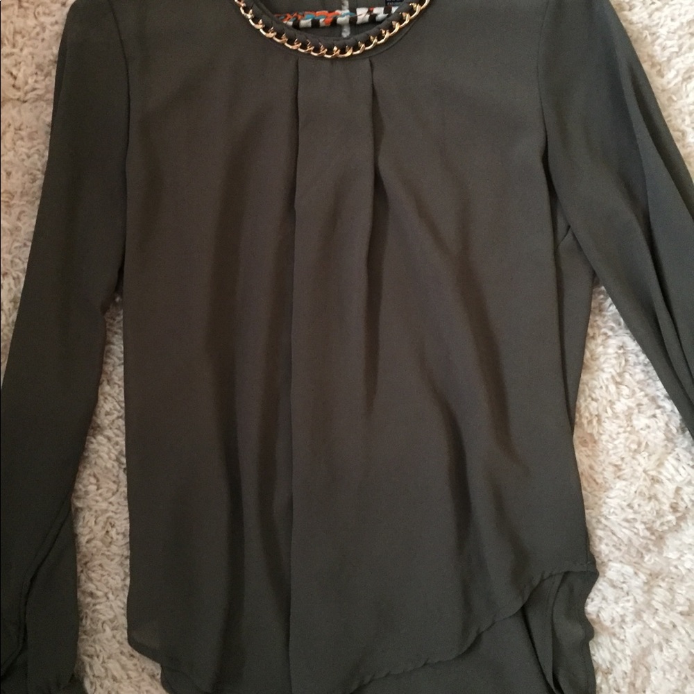 Army green long sleeved blouse with chain